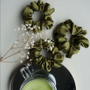 Homemade Scrunchies, Hair Accessories, Jew…